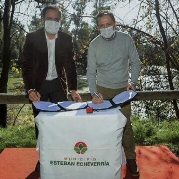 Cabandié y Gray recorrieron la Reserva Laguna Rocha y entregaron equipamiento sustentable