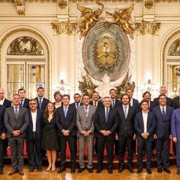 Gobernadores de todo el país celebraron el acuerdo logrado por la deuda