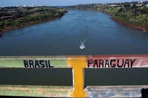 Bolsonaro y Abdo acuerdan la reapertura de frontera entre Brasil y Paraguay para reactivar el comercio