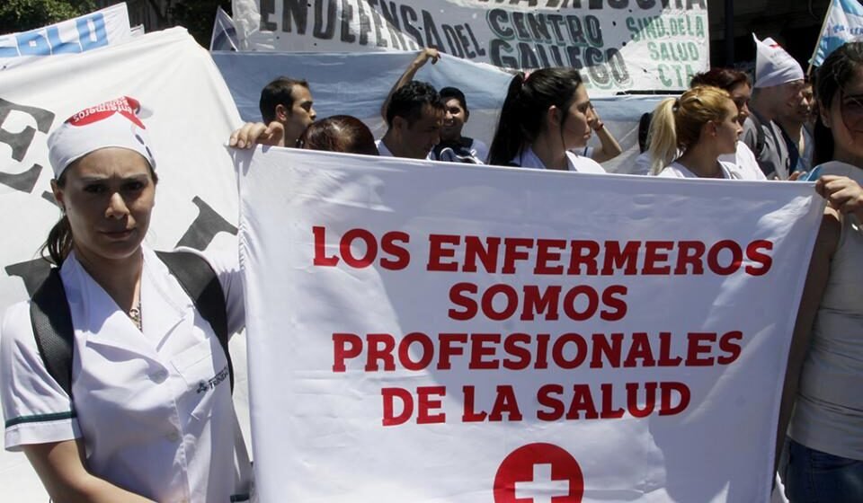 Huelga de enfermeros en Argentina: “Que se dignen a reconocer a los que enfrentan la pandemia”