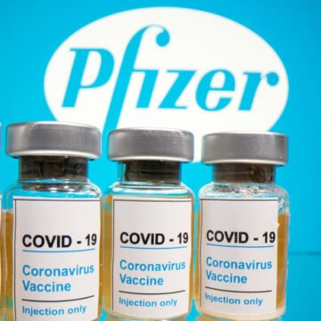 Pfizer y BioNTech aseguran que su vacuna contra el covid-19 es efectiva en más de un 90 %