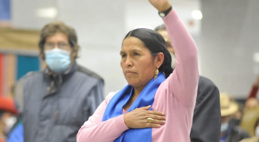 Bolivia: Sabina Orellana Cruz, una mujer quechua jura como ministra del nuevo gobierno