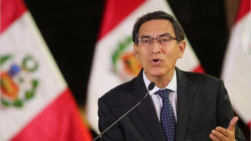 Perú: El Congreso aprobó la destitución del presidente Martín Vizcarra por “incapacidad moral”