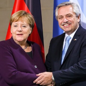 Alberto Fernández mantuvo una reunión virtual con Angela Merkel