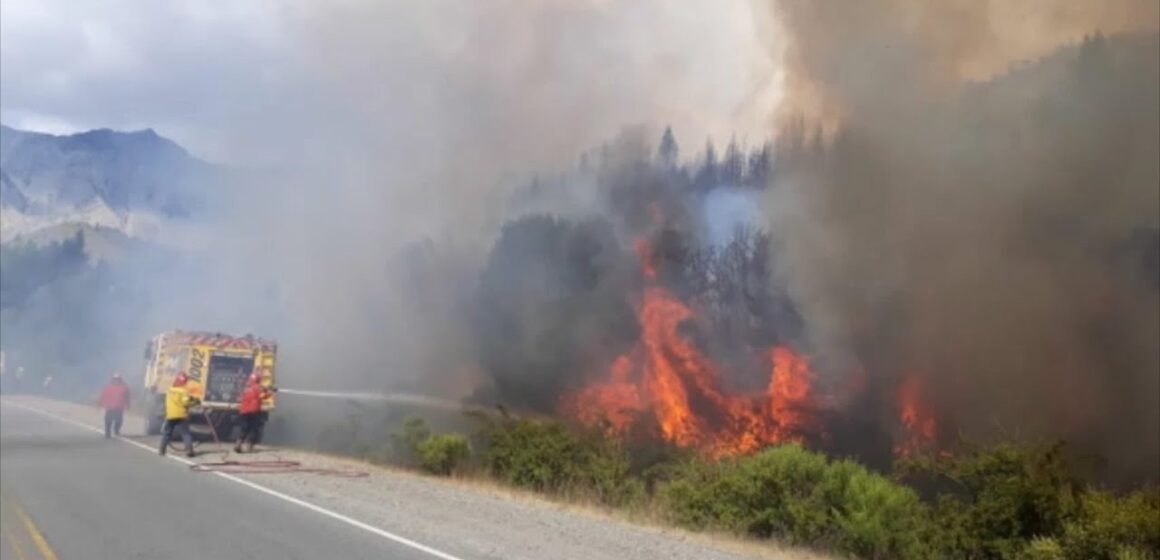 Empeora el estado del incendio en El Bolsón