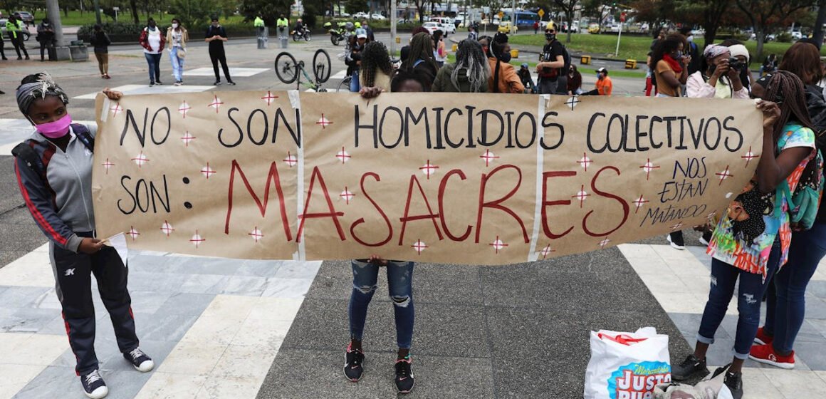 Asesinatos en Colombia con grupos paramilitares involucrados