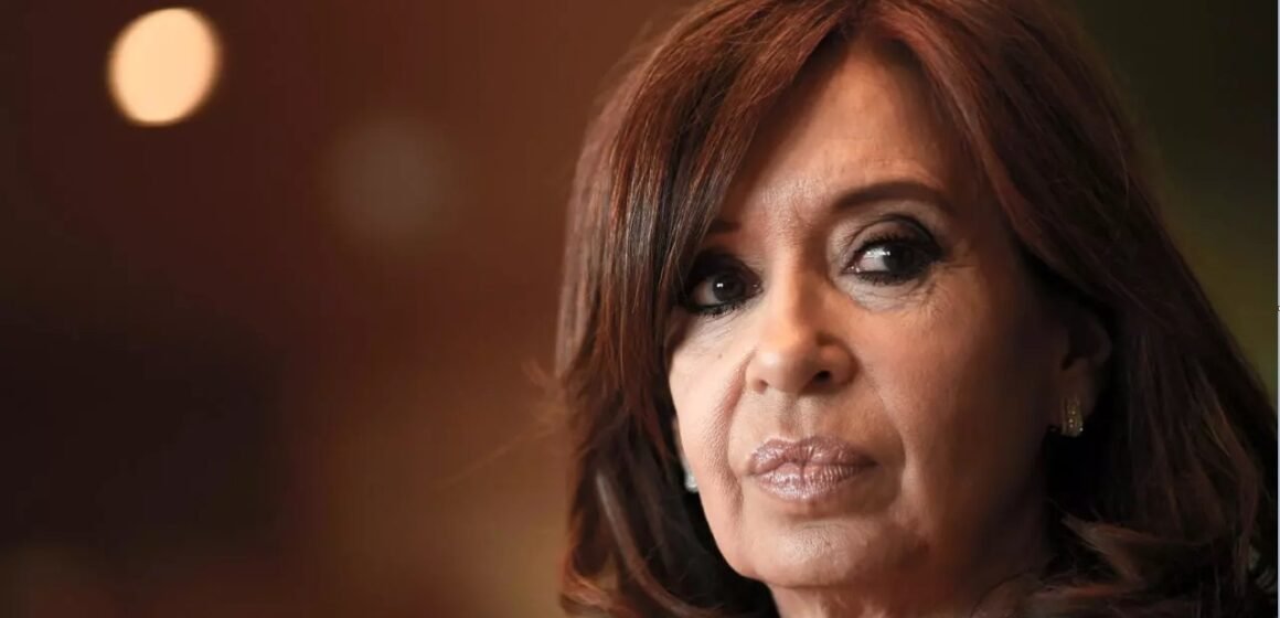 Procesan a contadores por inventar gastos de Cristina Fernández ante AFIP