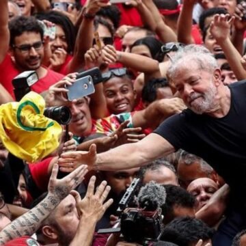 Lula anunció que será candidato a presidente para enfrentar a Bolsonaro