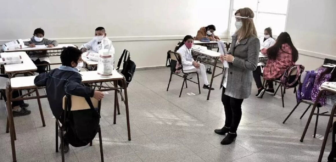 Más del 80% de los alumnos asisten a clases bajo “presencialidad cuidada”