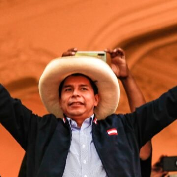 Pedro Castillo a un paso de ser el nuevo presidente de Perú