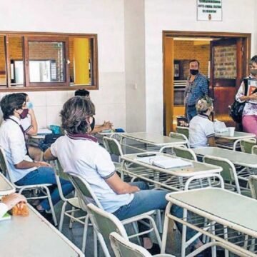 Los docentes porteños acordaron un aumento de 44,5% en cinco tramos
