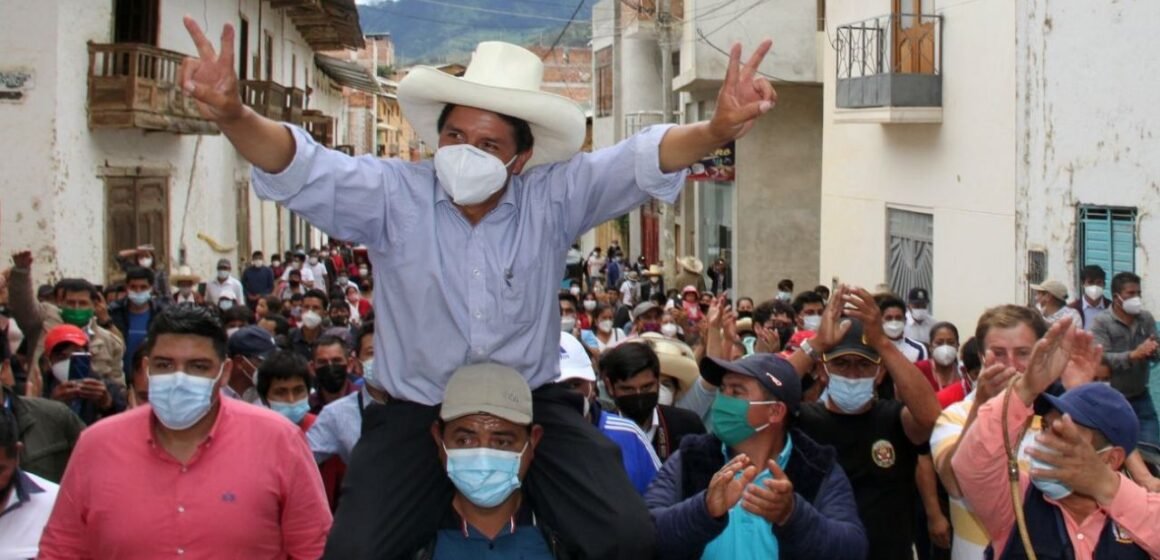 Castillo fue proclamado oficialmente presidente electo de Perú