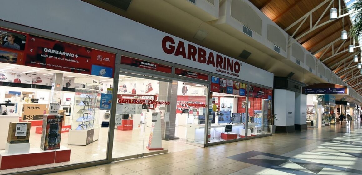 Garbarino continúa sin pagar los salarios y no da respuesta a los trabajadores que sostiene el Estado