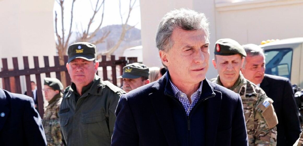 El Gobierno oficializó una denuncia contra Macri y exfuncionarios por el envío de material bélico a Bolivia