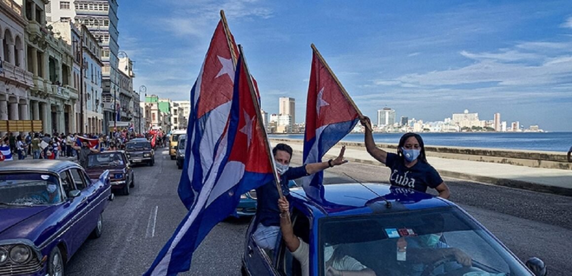 Cuba: Caravana “por la paz, el amor y la solidaridad” recorrió La Habana