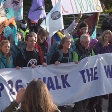 COP 26: Activistas reclaman el accionar urgente de los líderes mundiales en las calles de Glasgow