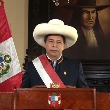La oposición peruana formalizó un pedido de destitución del presidente Castillo
