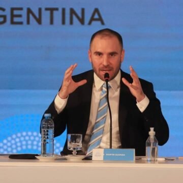 En medio del discurso de CFK, renunció Martín Guzmán