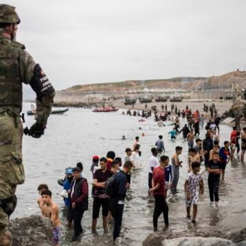 España: Murieron ocho migrantes al intentar llegar en una barcaza al archipiélago de Canarias