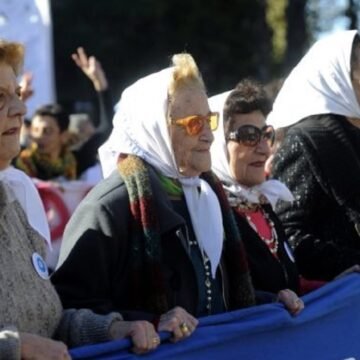 “Las Madres de Plaza de Mayo son el símbolo mismo de la lucha”