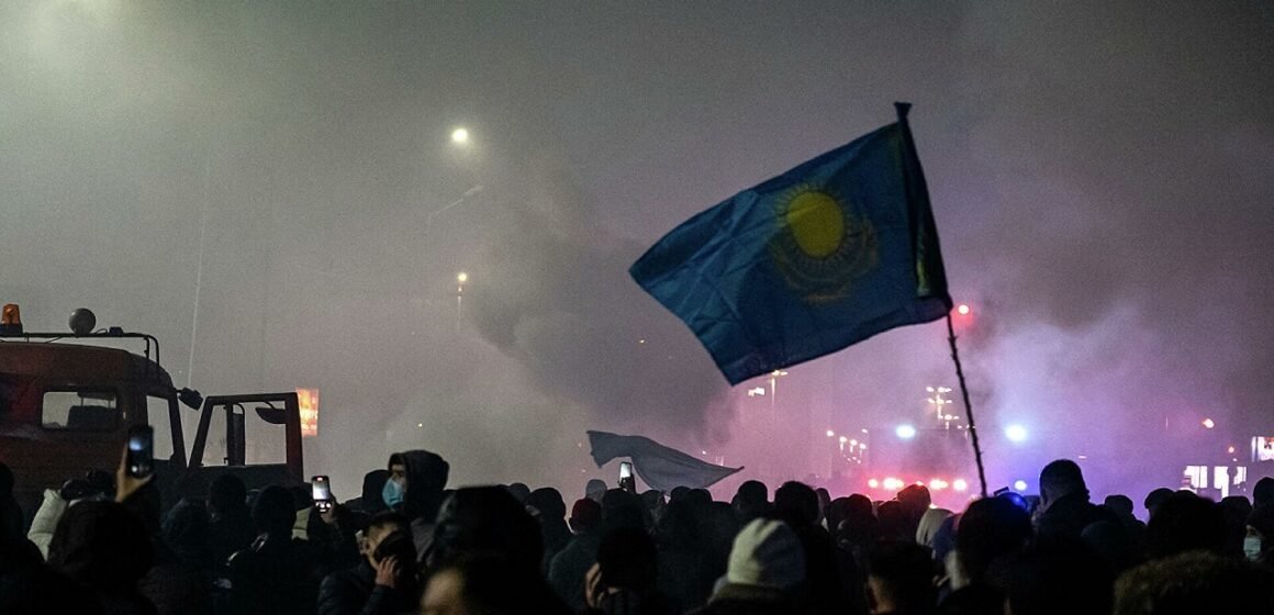 Manifestaciones y represión en Kazajistán deja decenas de muertos