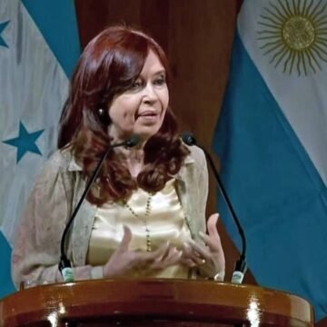CFK en Honduras: “los mismos que financiaban golpes militares ahora financian golpes judiciales”