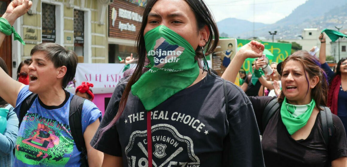 Ecuador: La Asamblea aprobó proyecto de ley de aborto en caso de violación