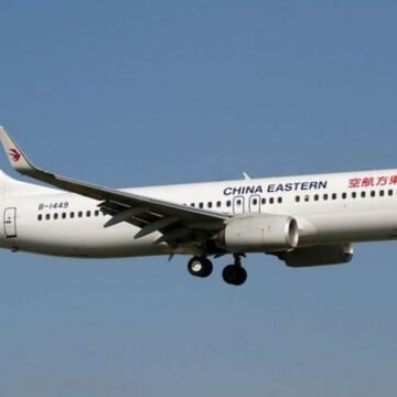 Conmoción: Un avión con 133 personas se estrelló en el sur de China