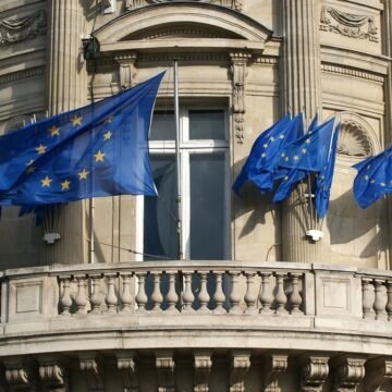 La Unión Europea avanza en regular a las grandes tecnológicas
