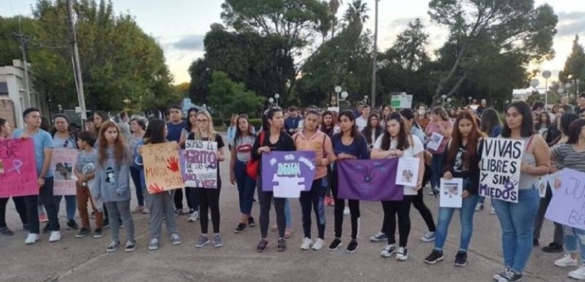 Marcha pidiendo justicia por el femicidio de Belén Olote
