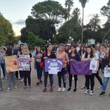 Marcha pidiendo justicia por el femicidio de Belén Olote
