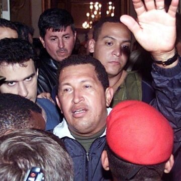 Ramonet: “Dueños de medios privados apoyaron el golpe de Estado contra Chávez en 2002”