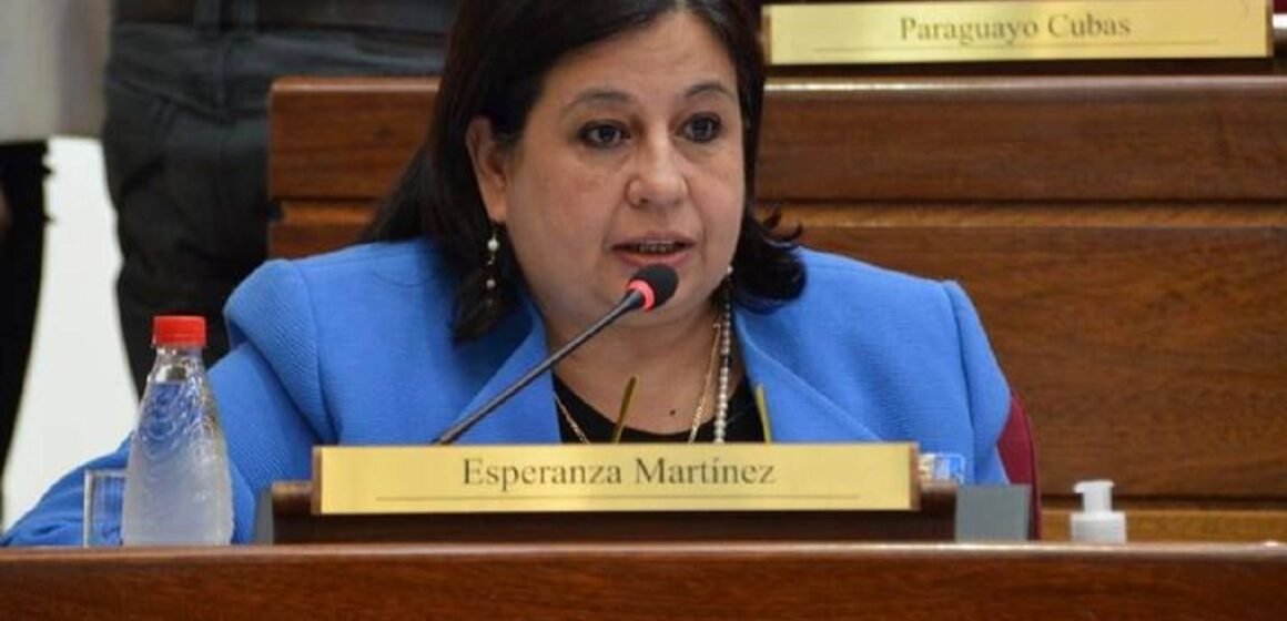 Paraguay: Esperanza Martínez será candidata presidencial para 2023