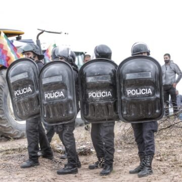 Represión y desalojo a comunidad campesina indígena en Santiago del Estero