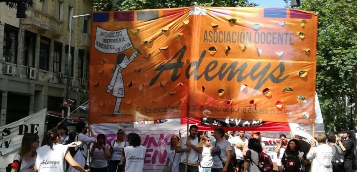 Docentes porteños paran y se movilizan contra la reforma del estatuto que impulsa el Gobierno