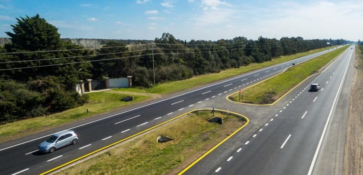 Kicillof: “La repavimentación de Ruta 2 es una obra clave que mejorará la seguridad vial”