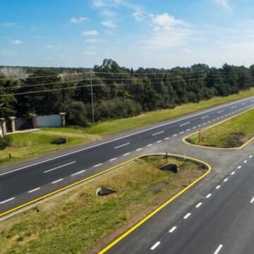 Kicillof: “La repavimentación de Ruta 2 es una obra clave que mejorará la seguridad vial”