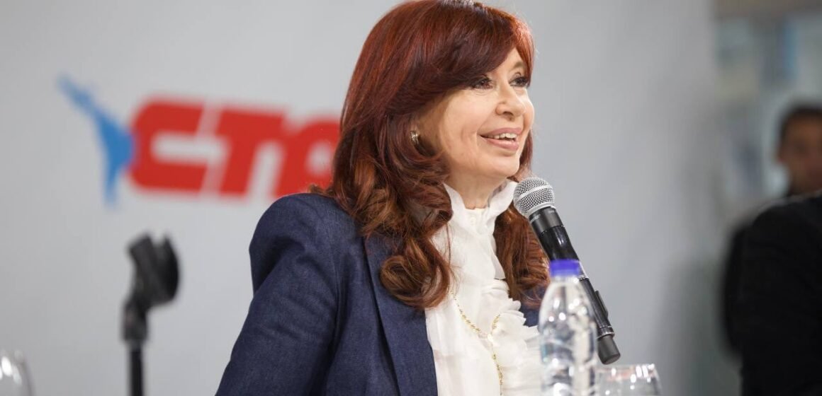Cristina Kirchner: “Este proceso ultra inflacionario es producto del endeudamiento criminal del macrismo”