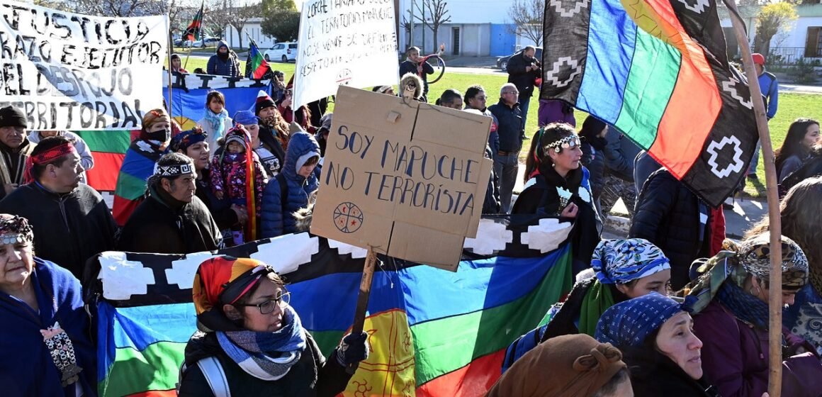 Marcha del Pueblo Mapuche-Tehuelche en Viedma en defensa del territorio