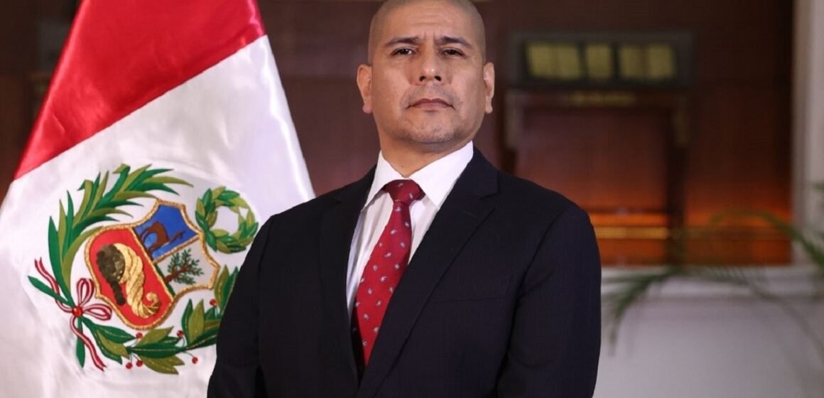 El Congreso de Perú destituyó al ministro del Interior