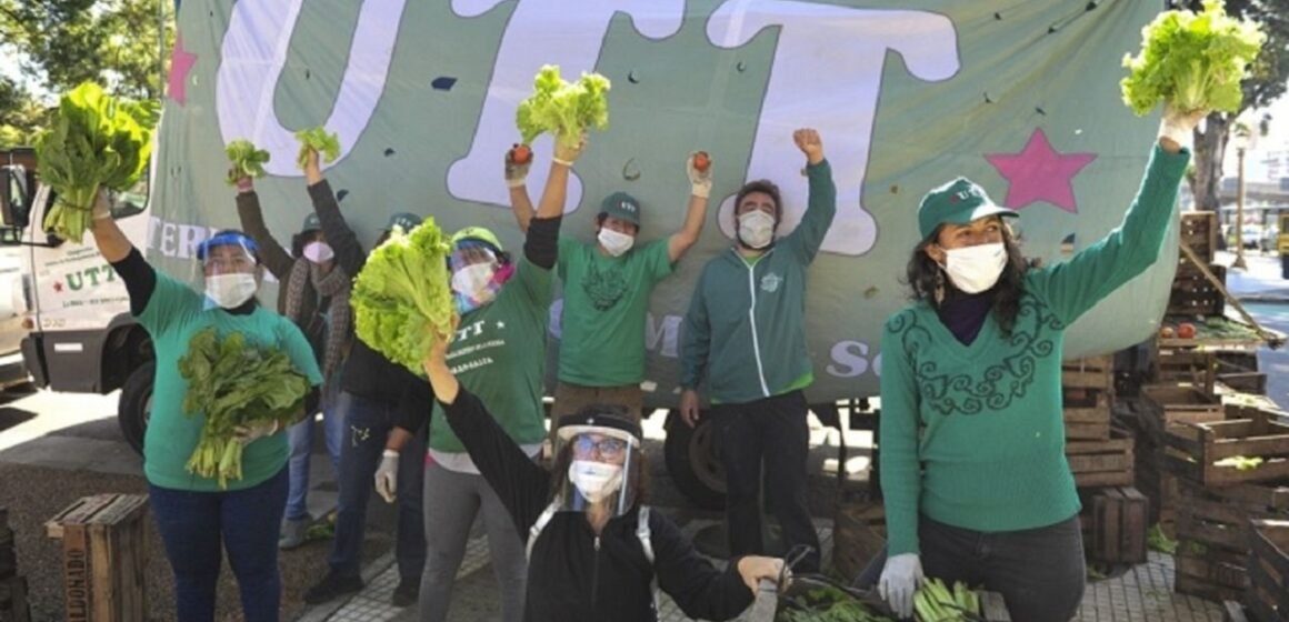 Se realizó un “feriazo” frente a La Rural por la sanción de una ley de acceso a la tierra