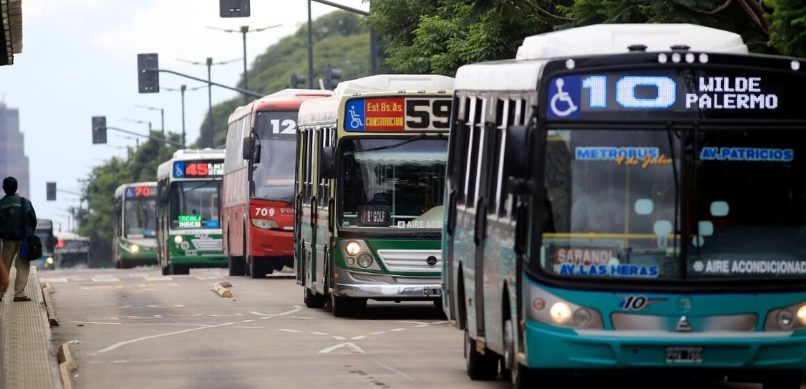 Continúa el paro de colectivos y habrá sanción para las empresas de transporte