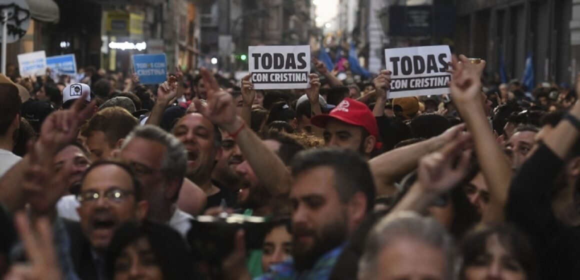 Diversas ciudades del país se movilizaron en respaldo a Cristina Kirchner