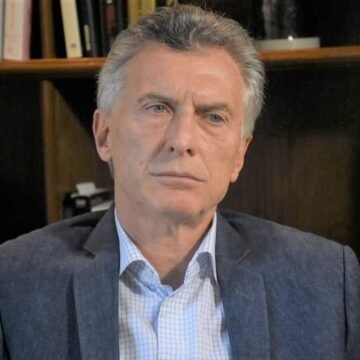 Piden que se prohíba la salida del país a Macri en siete causas judiciales