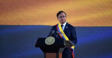 Gustavo Petro asumió como presidente de Colombia