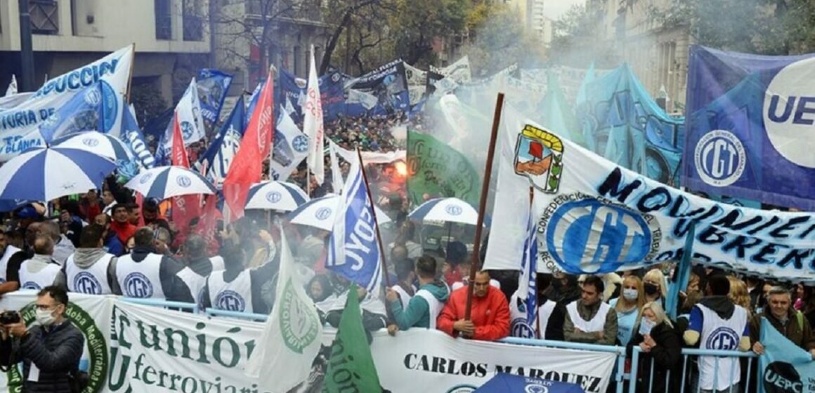 La CGT debate un posible paro con movilización por el atentado contra la Vicepresidenta