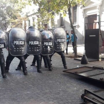Denuncian represión en el Hogar Curapaligüe.