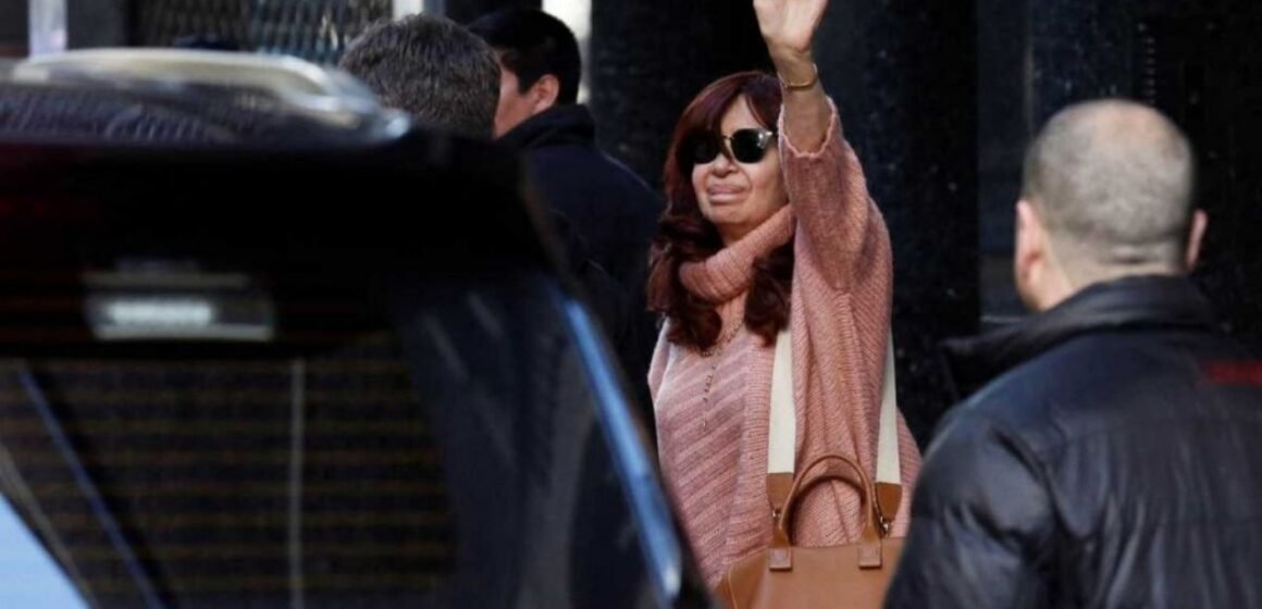 Cristina Kirchner pidió ser querellante en la causa sobre el financiamiento de Revolución Federal