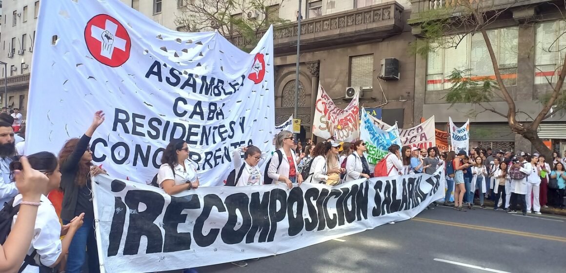 Nueva jornada de paro y movilización de trabajadores de salud y residentes