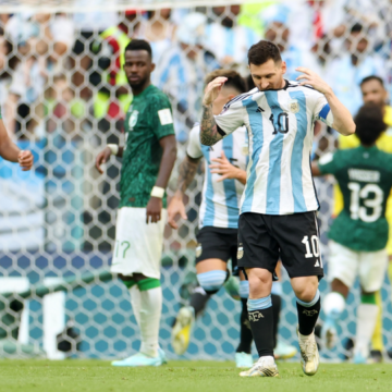 Argentina cayó 2 a 1 ante Arabia Saudita en su debut en Qatar